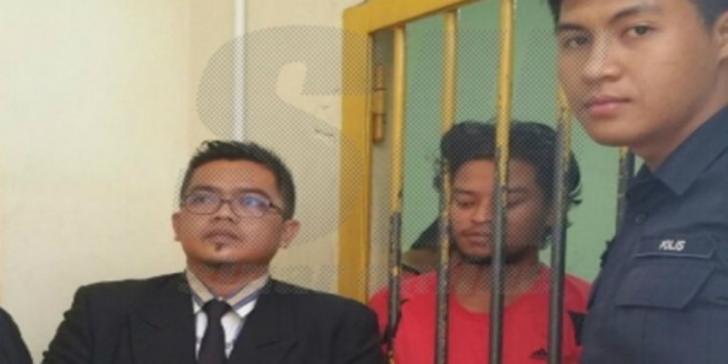 Peringatan Bagi Kaum Isteri, Seorang Suami Rantai Leher Isteri Karena Sibuk Whatsapp