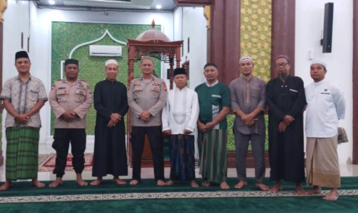 Polsek Pangkalan Kerinci Sampaikan Pesan Kamtibmas Lewat Program Subuh Berjamaah