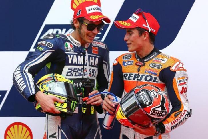 Valentino Rossi Tembak Marc Marquez 2 Kali Hingga Terjatuh, Ini Videonya