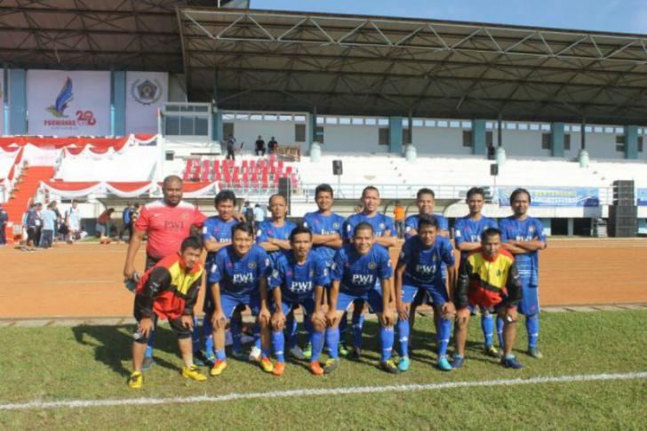 Pelatih Sepakbola PWI Riau Siapkan Susunan Pemain