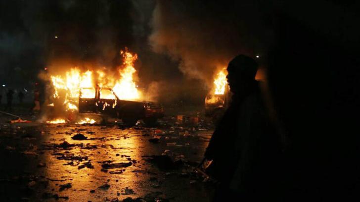 Dua Truk Dalmas Milik Satuan Brimob Dibakar