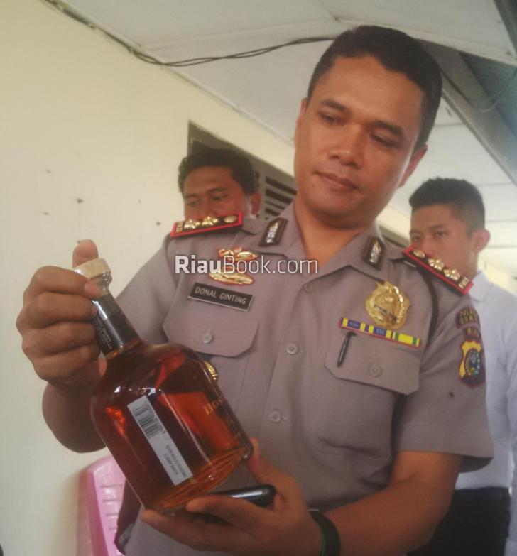 Setelah Dihitung Polisi, Wow...985 Kardus Miras tanpa Dokumen di Dalam Truk di Dumai