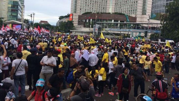 Ricuh Saat Gelaran Aksi 412, Anggota DPR RI dari Golkar Dikeroyok Rekan Separtai