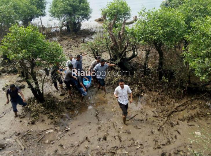Polisi Selidiki Kasus Penemuan Mayat di Turap Sungai Siak