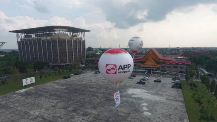 Gubernur Riau Didesak Tidak Pasang Balon Berlogo Perusahaan HTI