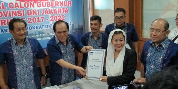 Giliran 'Wanita Emas' Bela Warga, Siapkan 700 Pengacara