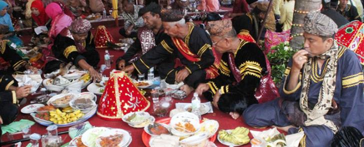 Tahukan Anda Tradisi Makan Bajamba Sumatera Barat?, Berikut Ulasannya