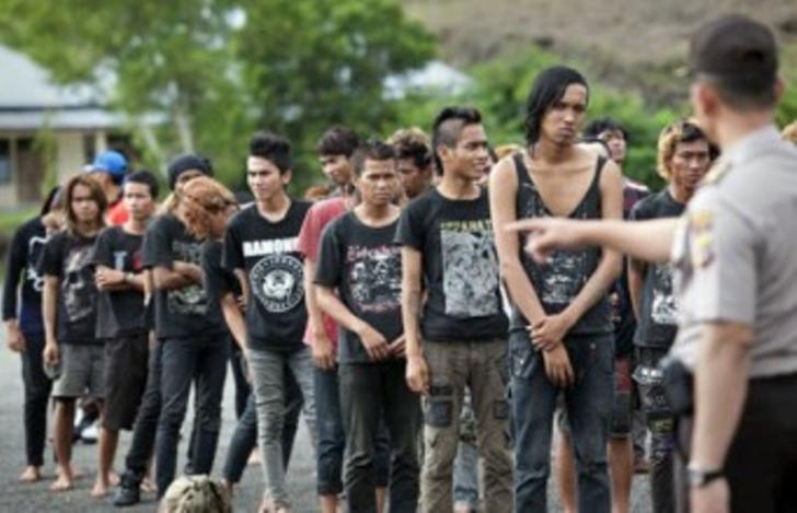 Bertato, Seram dan Kusam, Anak Punk di Pelalawan Mulai Resahkan Warga