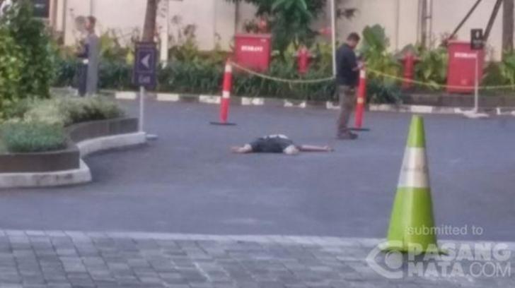 Disangka Batang Kayu, Ternyata Tubuh Manusia Terhempas Tewas Dari Gedung