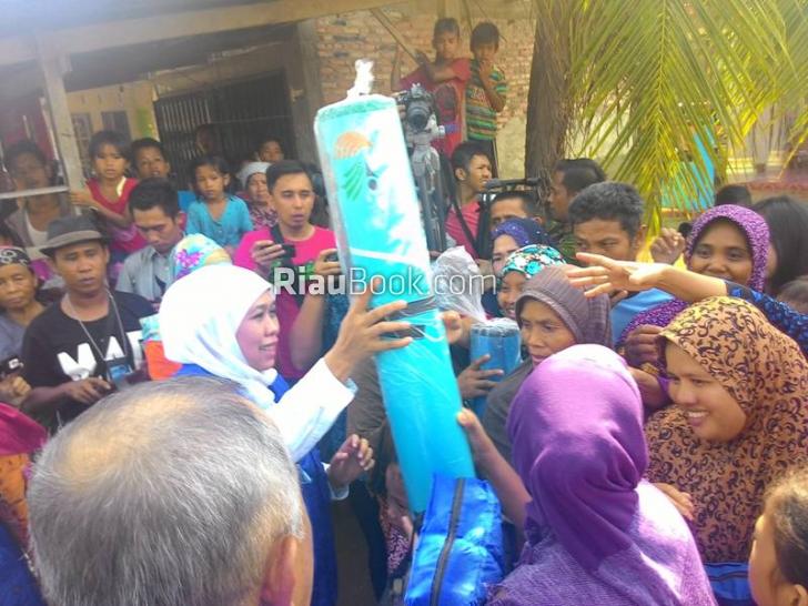 Inilah Berbagai Kegiatan Telah Dijalani Mensos Selama di Riau, Salurkan Sembako Hingga Motor Trail