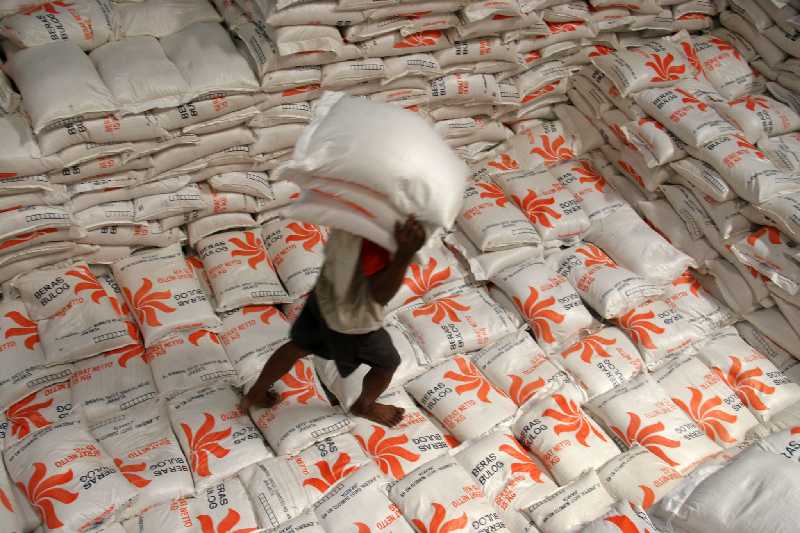 141 Ton Per Bulan, Bulog Dumai Tuntaskan Distribusi Raskin 2015