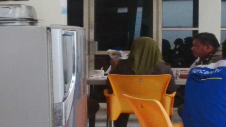 Plt Gubri Beri Hadiah Pejabat dan PNS Riau yang Suka Nongkrong di Kantin