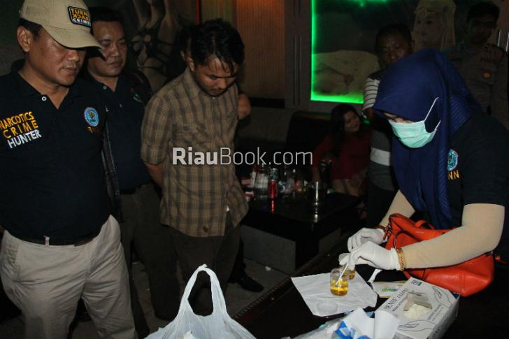 Empat Pengunjung Huburan Malam di Pekanbaru Positif Narkoba