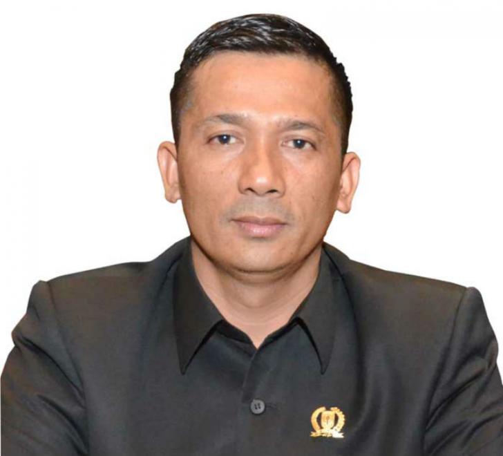 M Adil Endus Upaya Penggagalan Hak Angket Stadion Riau
