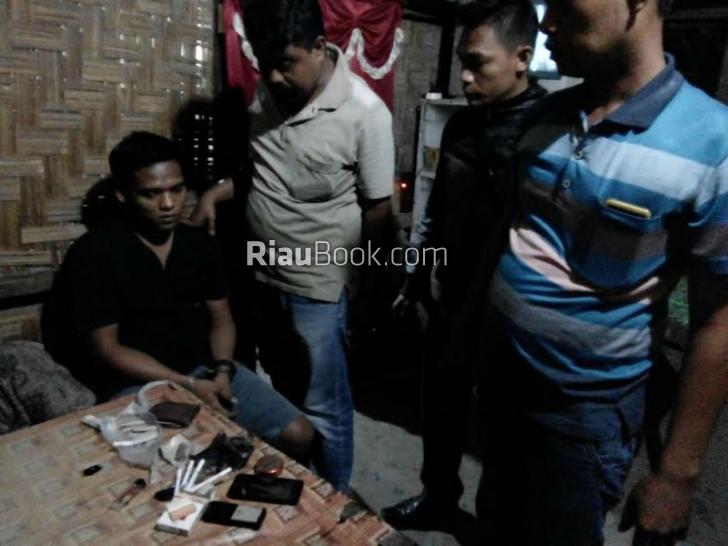 Polisi Tangkap Pengedar Narkoba di Pasar Bukit Kapur