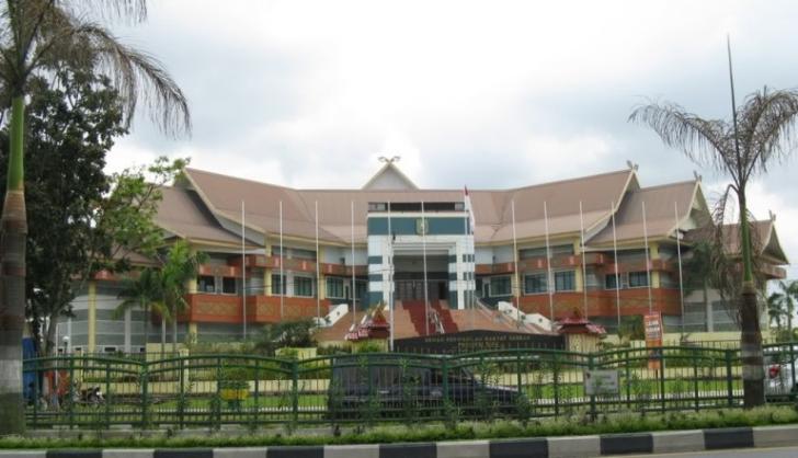 Rehab Gedung DPRD Riau Rp50 Miliar, Setara 400 Rumah Miskin Jokowi, Untung Tak Jadi
