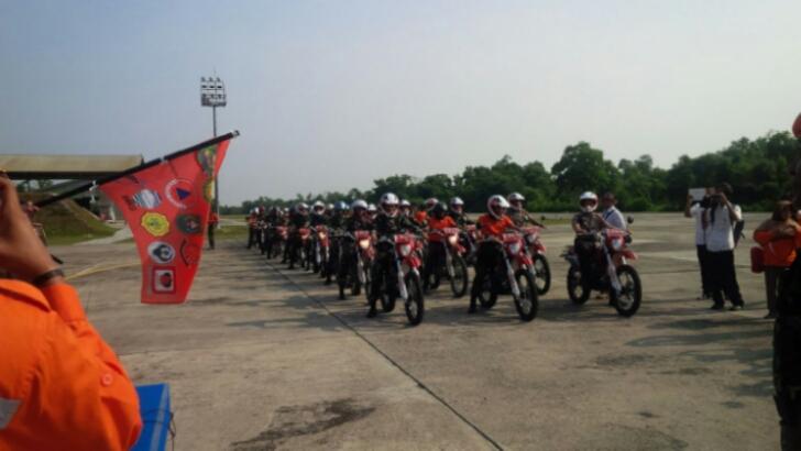 Ribuan Pasukan Bermotor Diterjunkan Padamkan Kebakaran Lahan di Riau