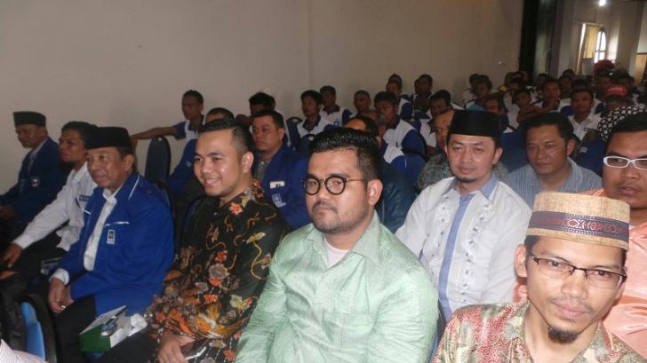 Perang Rebut Perahu PAN, Duduk Tetap Berdampingan, Irwan: 'Kita Tak Mengenal Oposisi'