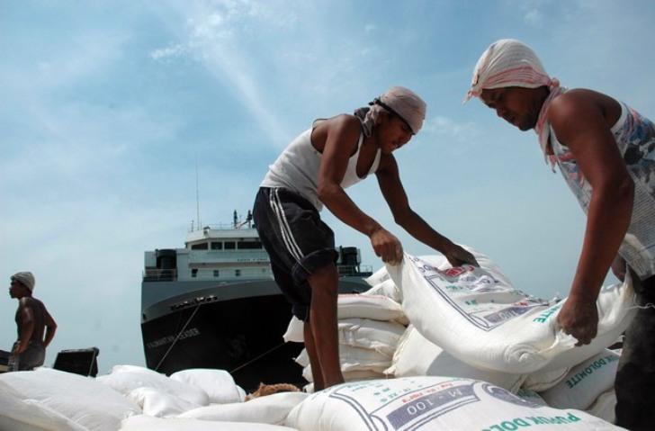 50 Ton Beras Impor Masuk Lewat Dumai