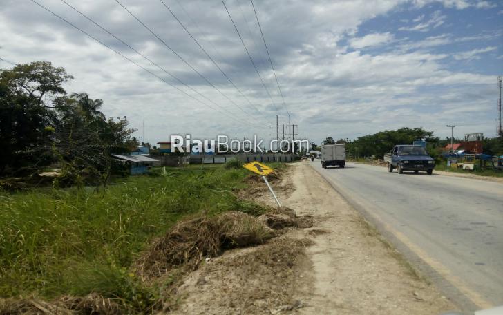 Diduga Kuat Karena Alat Berat, Rambu-rambu Lalu Lintas di Siak Banyak yang Rusak