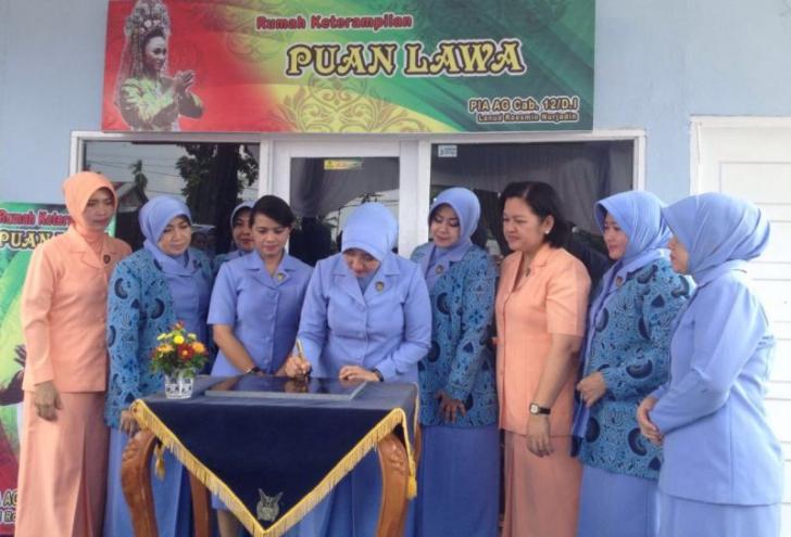 Di Rumah Keterampilan, Istri-istri TNI AU Bisa Cari Tambahan Penghasilan