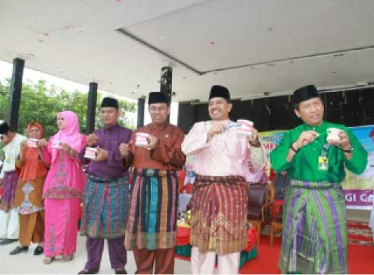 Wabup 'Sikat Gigi' di Depan Ratusan Pelajar Siak