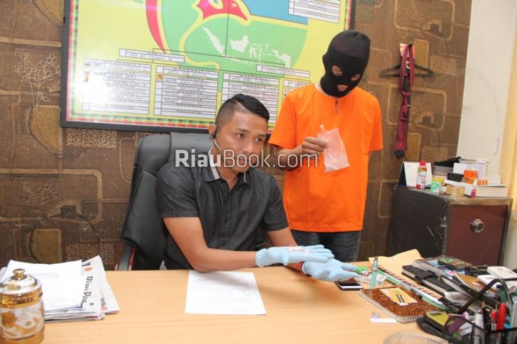 Inilah Foto AL Si Pengedar Narkoba Dalam Bungkus Sebo