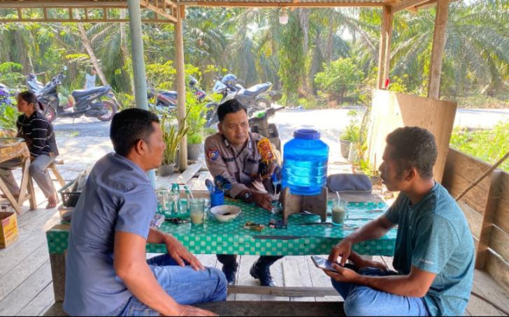 Bhabin Polsubsektor Pelalawan Dialog Kamtibmas Bersama Masyarakat