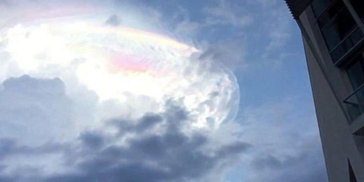 Benarkah Awan Aneh ini Tanda Akhir Zaman?