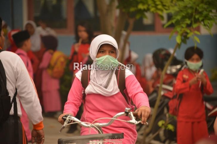 Oalah, Sampai Kapan Anak-anak Rohil Harus Menderita Karena Asap