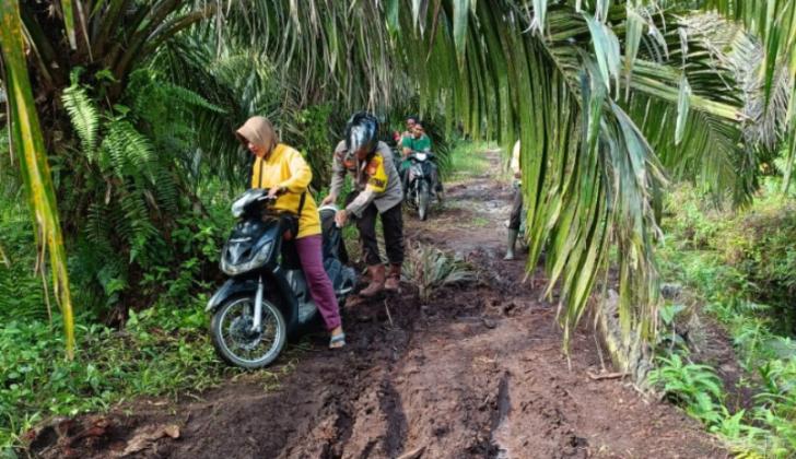 Terkait Keamanan Pilkada, Bhabin Cannon Sambang Masyarakat Desa Sungai Buluh