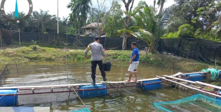 Bhabinkamtibmas Berikan Motivasi dan Dukungan Ketahanan Pangan Masyarakat Desa