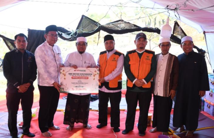 Bersempena HUT Ke-81 RI, BRK Syariah dan UPZ Salurkan Bantuan Untuk Ponpes Syekh Burhanuddin Kuntu Pascakebakaran