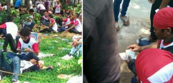 Keluarga Ini Ikut Parade Bhinneka Tunggal Ika, Setelah Diimingi-imingi Uang Rp20 Ribu