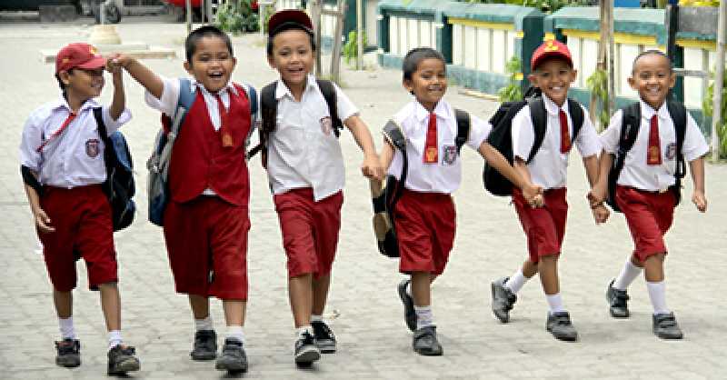 2016 Berjalan, Wacana Sekolah 5 Hari di Riau Timbulkan Masalah Baru