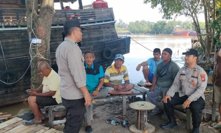 Polsek SKP Silaturahmi Kamtibmas Bersama Masyarakat di Pelabuhan Rakyat
