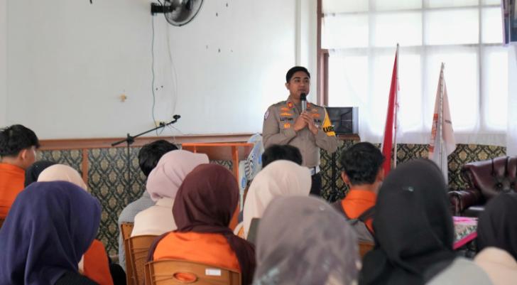 Satlantas Polres Rohil Sosialisasikan Ops Zebra LK 2025 dan Program Green Policing di Institut Teknologi Rokan Hilir