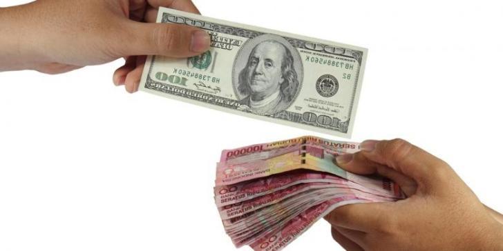 Rupiah Diprediksi Jadi Mata Uang dengan Kinerja Terburuk di Asia
