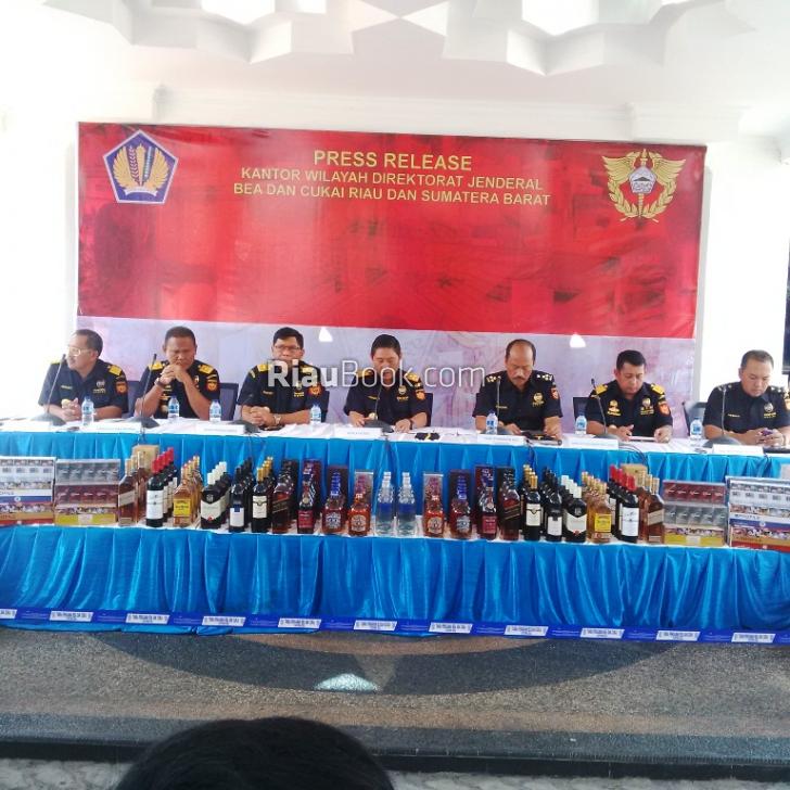 Tercatat 168 Kasus Pelanggaran Barang Ilegal di Riau dan Sumbar