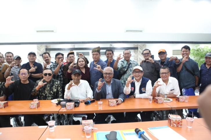 Duet Akhmad Munir & Atal Depari Resmi Daftar Caketum dan Calon Ketua DK PWI Pusat 2025-2030