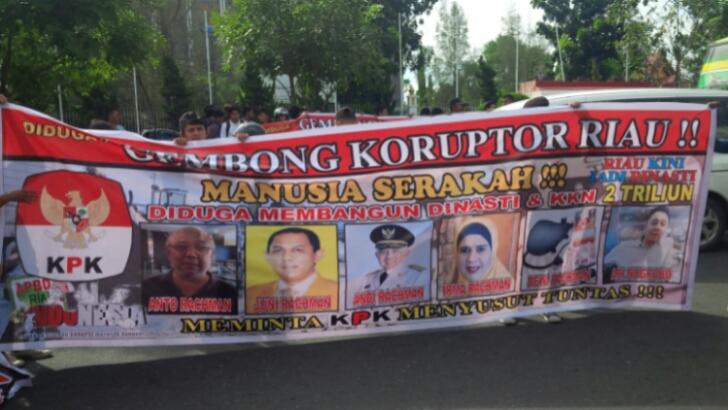 Dilaporkan Kasusnya tak Diproses, Pendemo Tuding Kejati Riau Jadi Antek 'Trio Rachman'