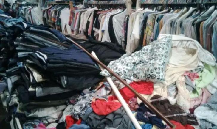 Polisi Amankan Kapal Pembawa Ratusan Karung Pakaian Bekas