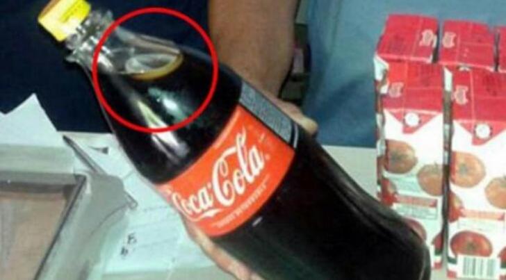 Hati-hati Minum Minuman Bersoda Ini, Jangan-jangan Ada Kondom di Dalamnya