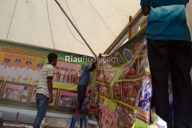 Jelang Pembukaan Dumai Expo 2016, Peserta Sibuk Mendandan Stan