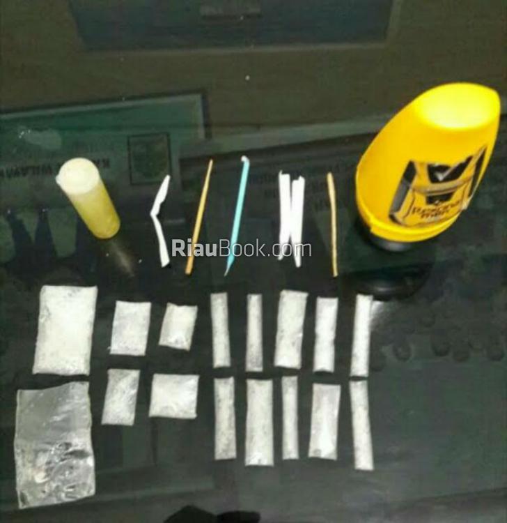 Petugas Lapas Bengkalis Menemukan Napi Miliki 16 Paket Sabu - Sabu