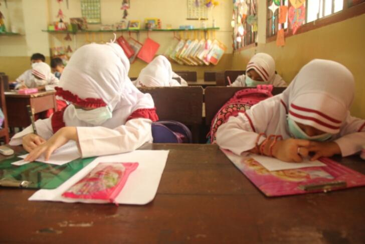 Plt Gubri Kesal Masih Ada Siswa Sekolah di Tengah Kepungan Asap
