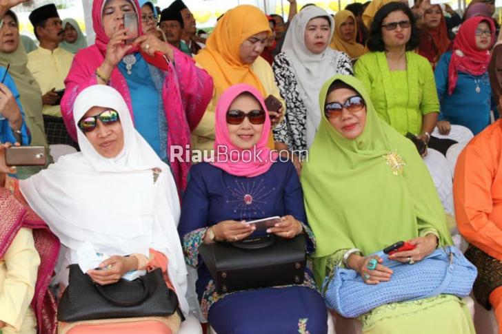 Emi Mursini : Pelestarian Adat dan Budaya Perlu Dukungan Pemerintah