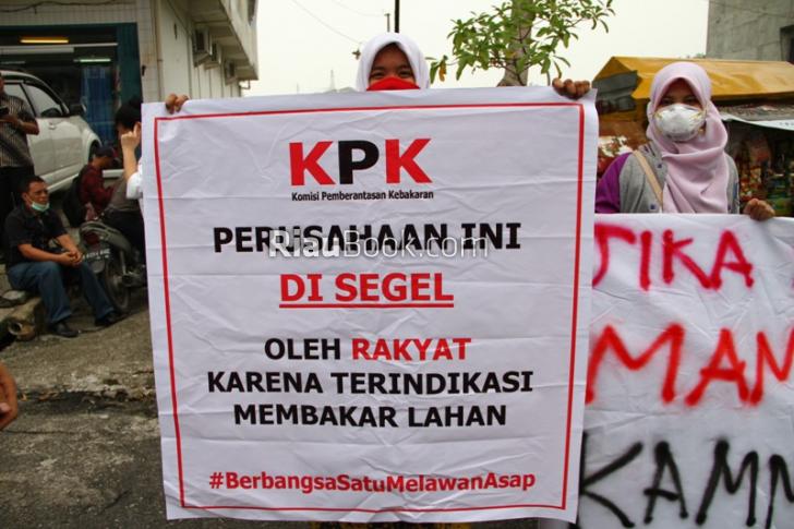 KPK, Perusahan ini Disegel Oleh Rakyat Karena Terindikasi Membakar Lahan