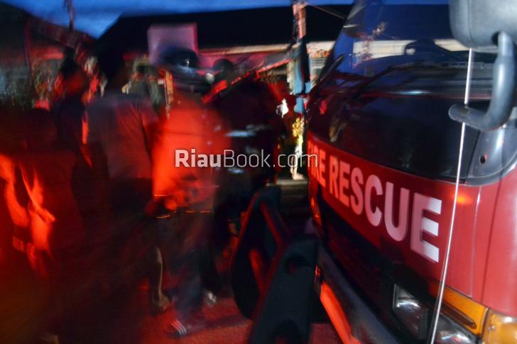 Berkat Dua Ember Air, Damkar BPBD Dumai Tidak Jadi Bekerja