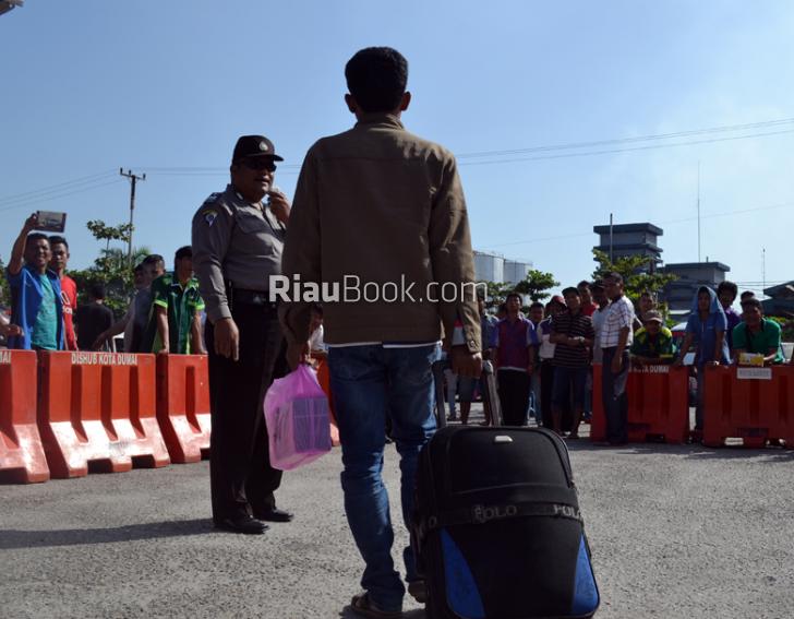 KSKP Polres Dumai Tertibkan Agen Tiket dan Armada Angkutan di Pelabuhan PT Pelindo
